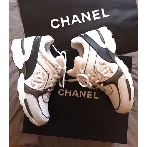 basket chanel blanche et noir|sneakers Chanel occasion femme.